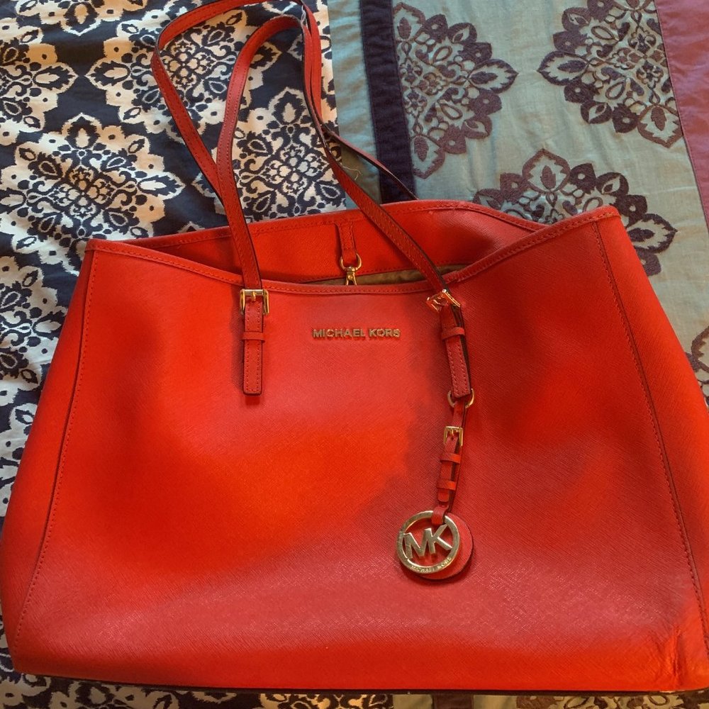 Michael Kors Jet Set Tote